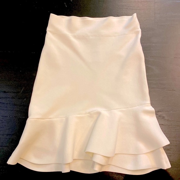 BCBG white ruffle skirt - Picture 2 of 4